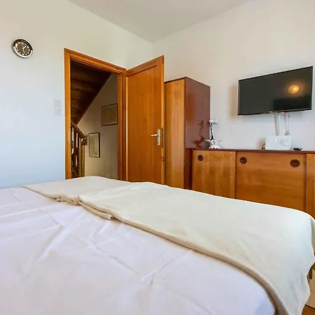Apartment In 39359 Selce